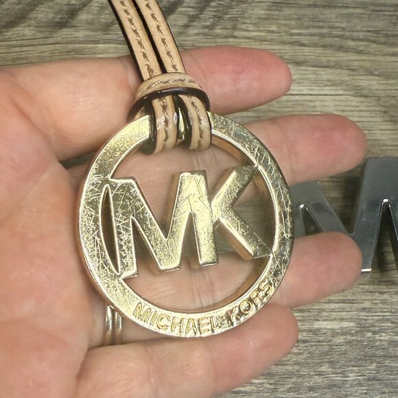 Michael Kors Logo Accessories Set - Belt Buckle Keychain & Bag Charms - Picture 2 of 7